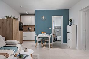 Desamani 975 Apartments