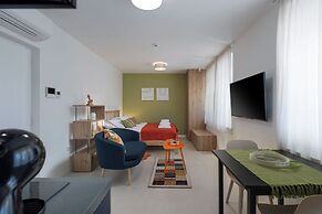 Desamani 975 Apartments