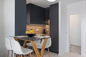 Desamani 975 Apartments