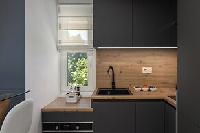 Desamani 975 Apartments
