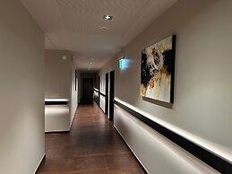 HOTEL QUERS INN