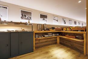 Lift Hotel