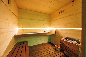 Lift Hotel