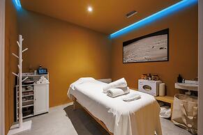 Lift Hotel