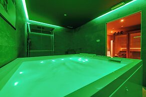 Lift Hotel