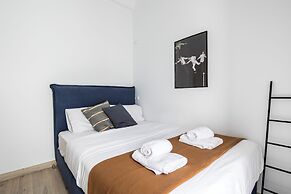 The Beatles 2-BR Apartment in Athens