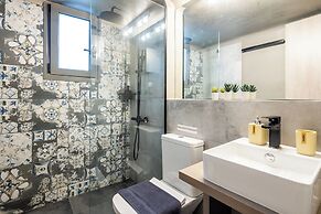 The Beatles 2-BR Apartment in Athens