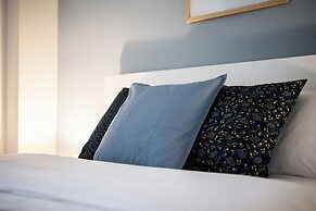 The Beatles 2-BR Apartment in Athens
