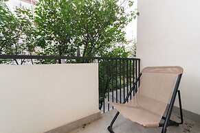 Cozy Flat With A Garden