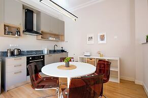 Spark 2-Bedroom Apartment in Athens