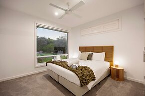 The Break Pool Spa Sauna Beach