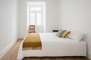 2bed flat with Balcony in Central Lisbon