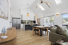 Saltwood Coastal Hamptons Luxe With Pool