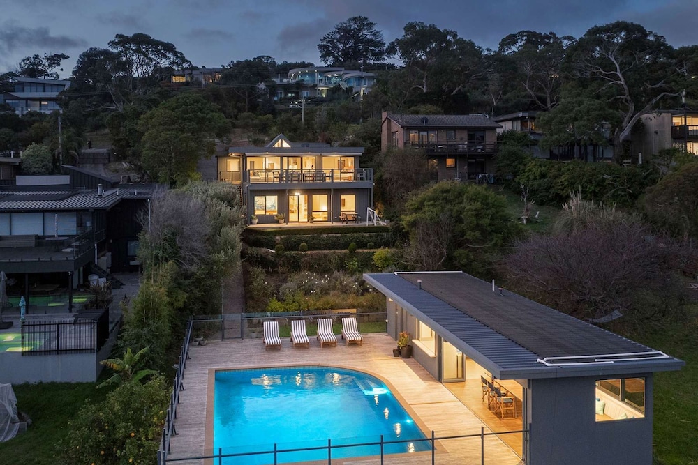 Martha s Peak Heated Pool Views