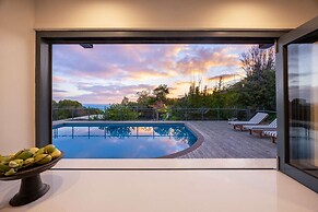 Martha s Peak Heated Pool Views