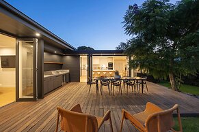 Midnight Sands Luxe Beachside Designer With Pool