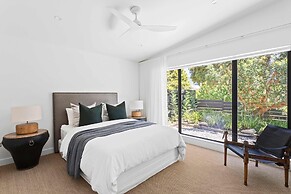 Midnight Sands Luxe Beachside Designer With Pool