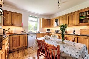 Spacious Argyll Farmhouse in an Idyllic Setting