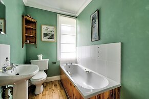 Spacious Argyll Farmhouse in an Idyllic Setting
