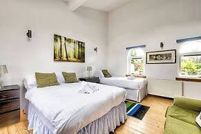 Spacious Argyll Farmhouse in an Idyllic Setting
