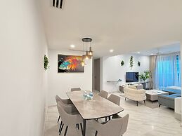 Eaton Residence by crystal