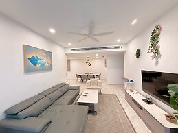 Eaton Residence by crystal