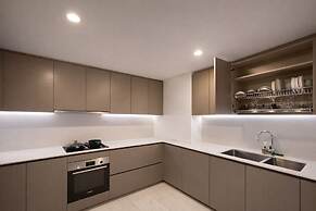 Eaton Residence by crystal