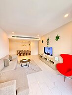 Eaton Residence by crystal