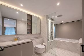 Eaton Residence by crystal