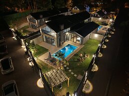 Eight Sapanca