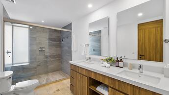 3BR with Private Pool on the Ocean