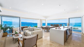 3BR with Private Pool on the Ocean