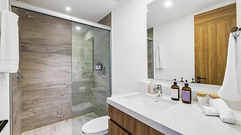 3BR with Private Pool on the Ocean