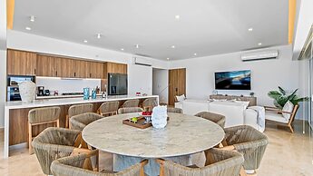 3BR with Private Pool on the Ocean