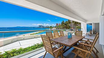 3BR with Private Pool on the Ocean