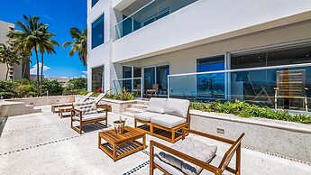 3BR with Private Pool on the Ocean