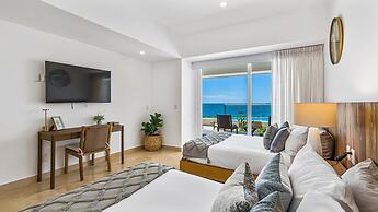 3BR with Private Pool on the Ocean