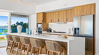 3BR with Private Pool on the Ocean
