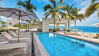 3BR with Private Pool on the Ocean