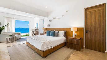 3BR with Private Pool on the Ocean