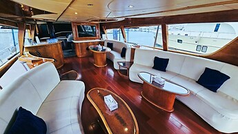 Riviera Leisure Yachts Dubai