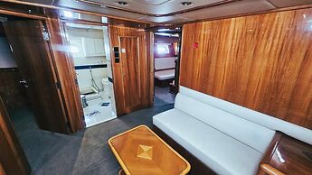Riviera Leisure Yachts Dubai