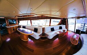 Riviera Leisure Yachts Dubai