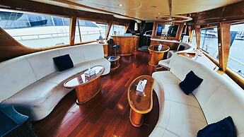 Riviera Leisure Yachts Dubai
