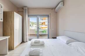 Lungomare Cozy Studio Beachfront in Vlor
