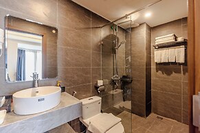 Sky Charm Hanoi Hotel and Spa