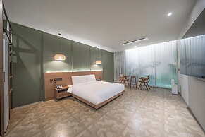 Giant Hotel