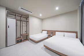 Giant Hotel