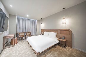 Giant Hotel
