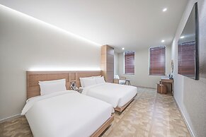 Giant Hotel